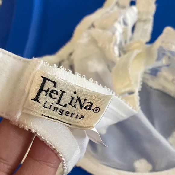 Felina White Lace Bra - Picture 8 of 16